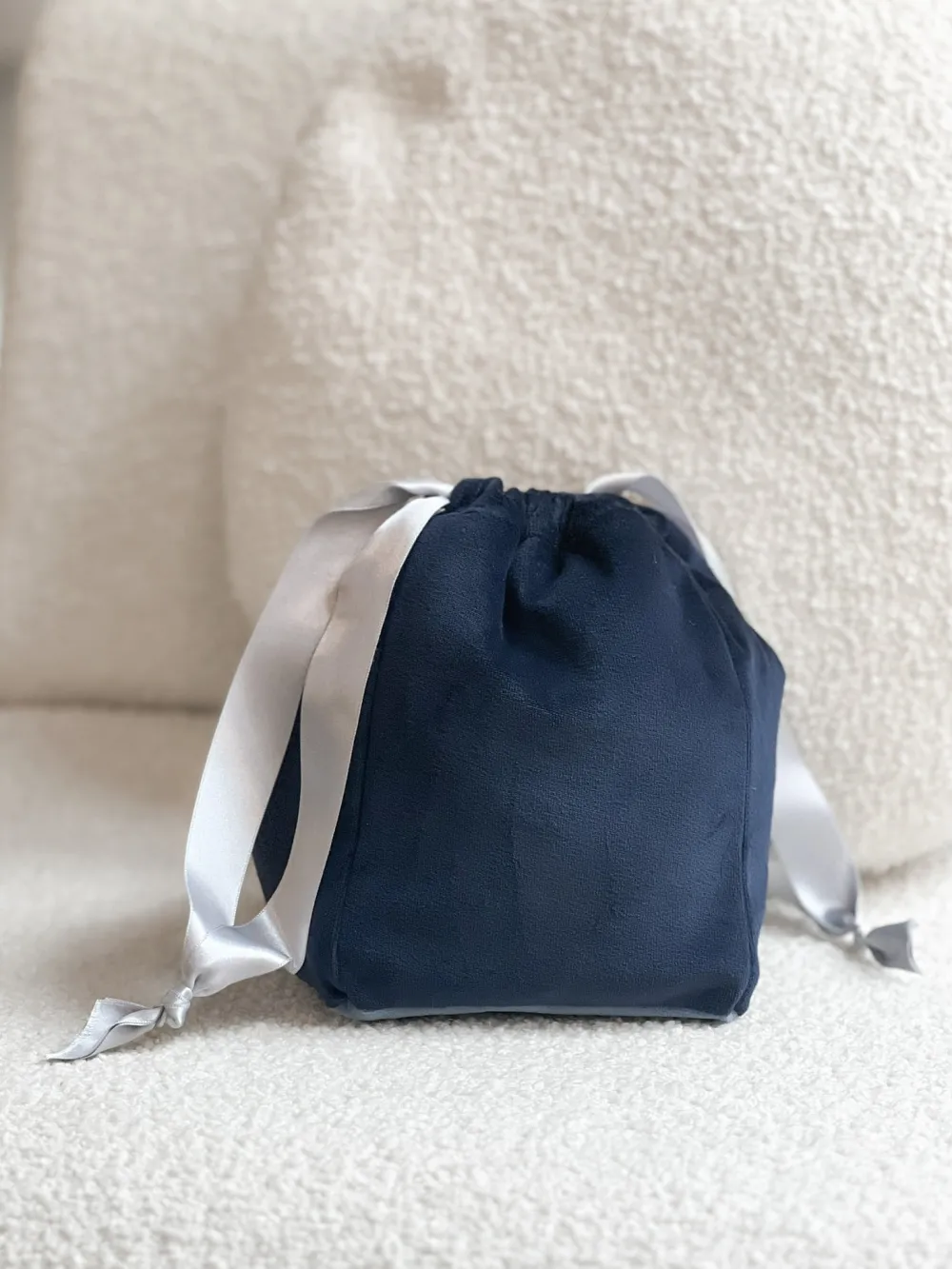 La Bonne Brosse Our Pouches | Our Accessories*Midnight Blue Velvet Pouch