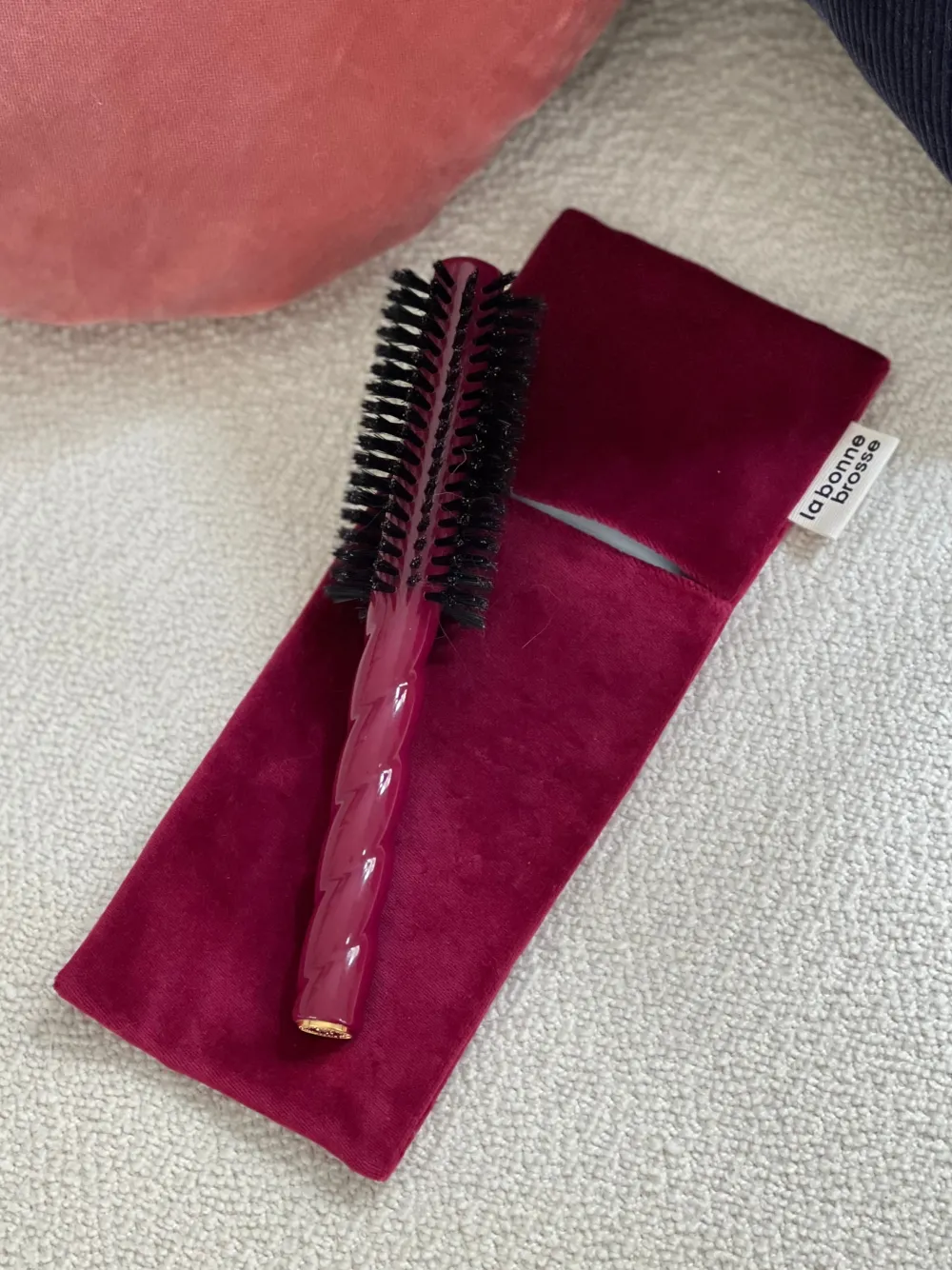 La Bonne Brosse Our Pouches | Our Round Styling Hair Brushes*N.05 Hair Brush’ Round Pouch Cherry Red