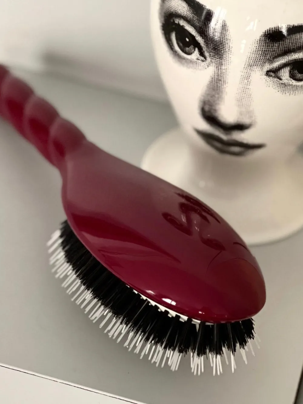 La Bonne Brosse Our Hair Brushes*N.02 The Care & Detangling Hair Brush THE ESSENTIAL Cherry Red