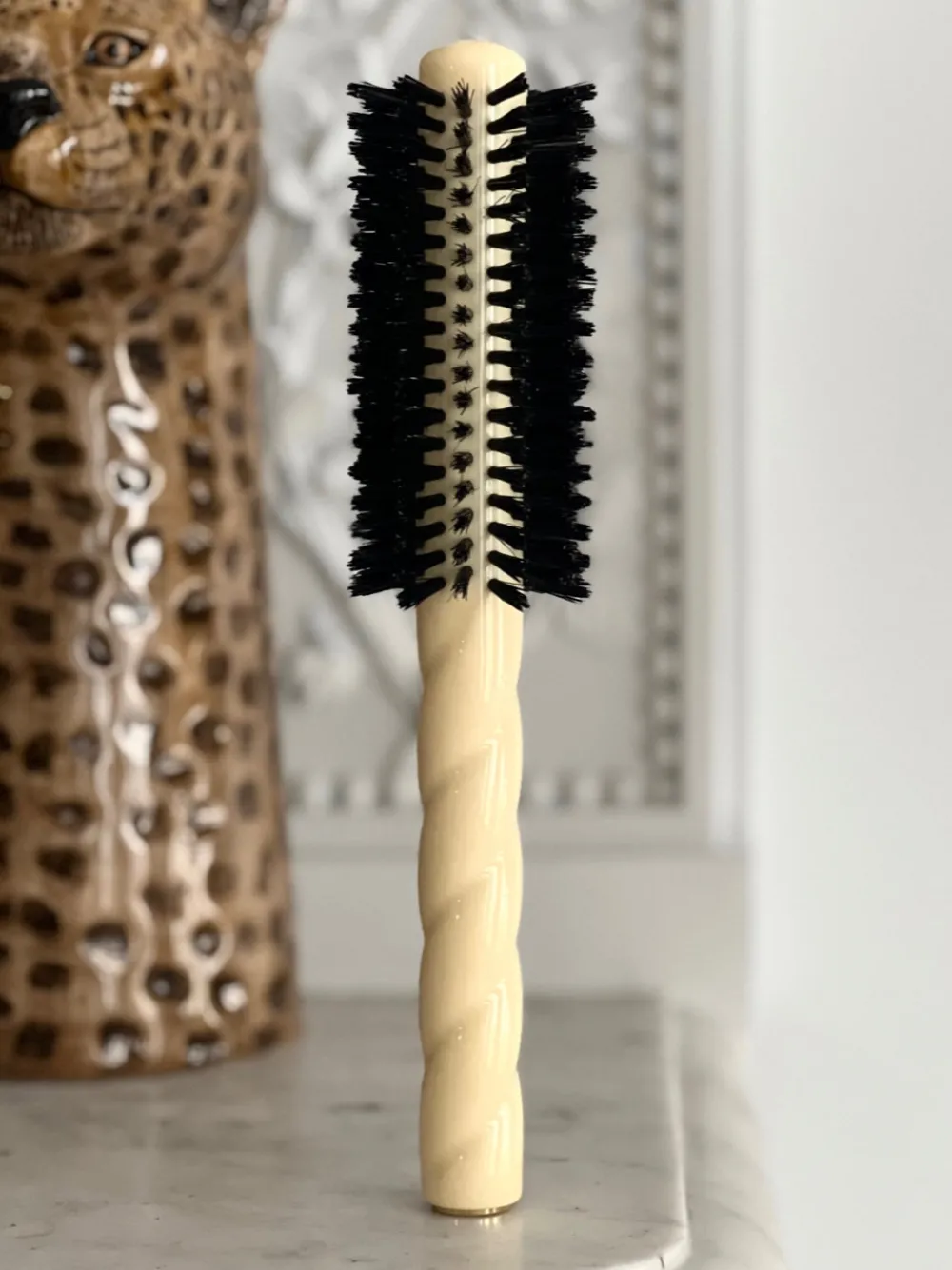 La Bonne Brosse Our Cair Ritual | Our Round Styling Hair Brushes*N.05 The Round Hair Brush VOLUME & STYLE Ivory Cair