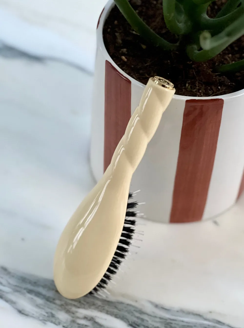 La Bonne Brosse Our Hair Brushes | Our Small Brushes*N.02 The Small Care & Detangling Hair Brush THE ESSENTIAL Ivory Cair
