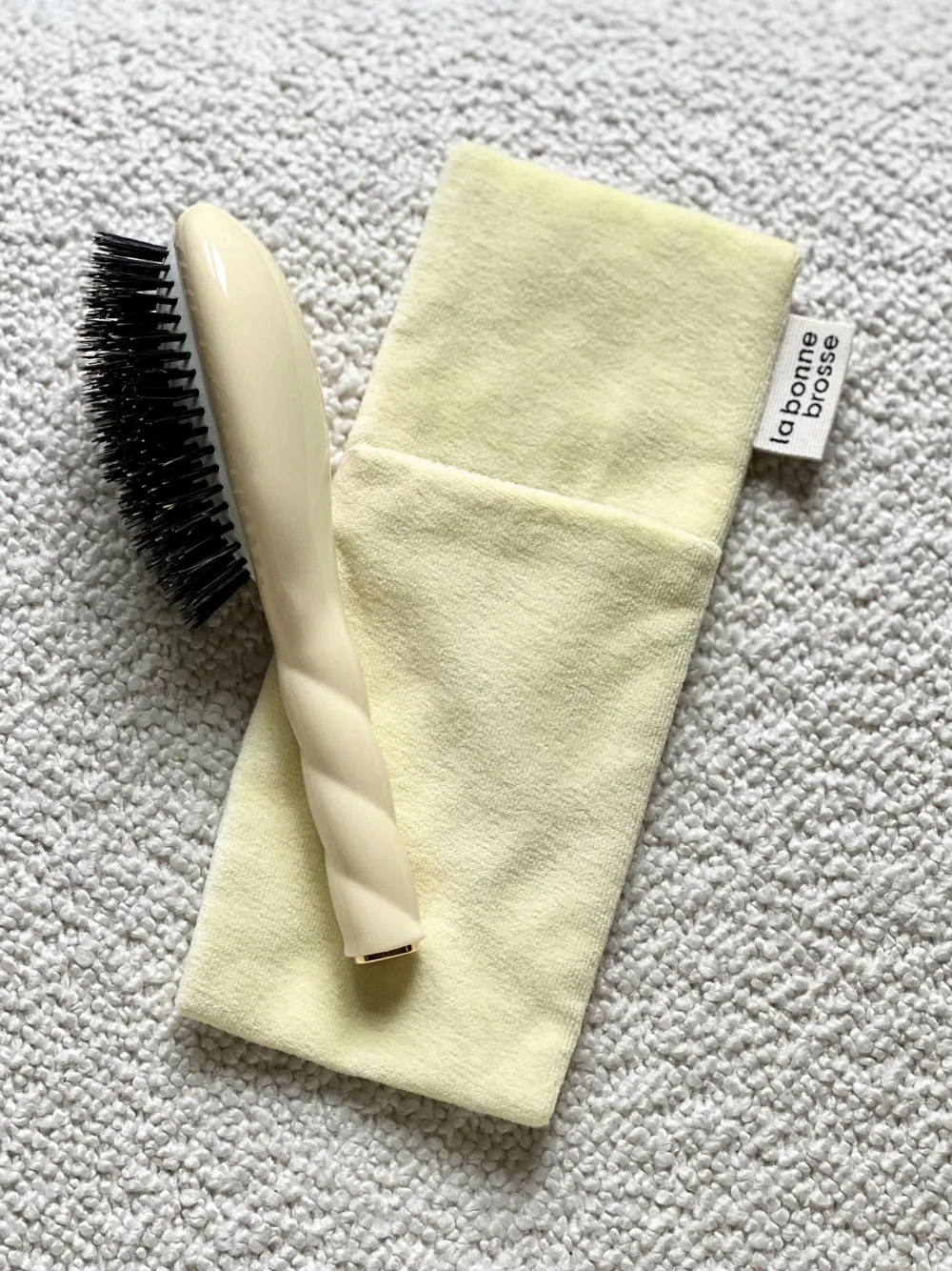 La Bonne Brosse Our Pouches | Our Cair Ritual*‘Small Hair Brush’ Pouch Ivory Cair