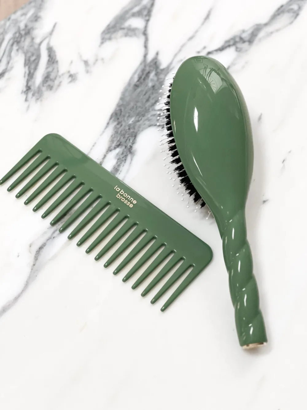 La Bonne Brosse Our Detangling Combs*The Large Detangling Comb in Acetate Almond Green