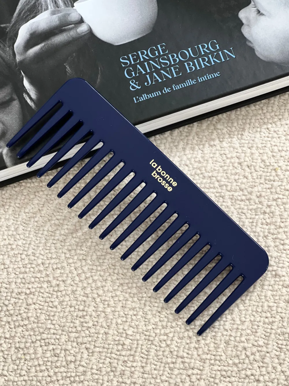 La Bonne Brosse Our Round Styling Hair Brushes | Our Detangling Combs*The Large Detangling Comb in Acetate Blueberry