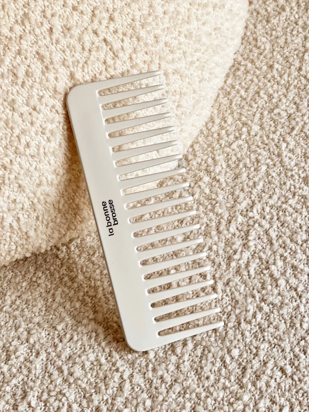 La Bonne Brosse Our Round Styling Hair Brushes | Our Detangling Combs*The Large Detangling Comb in Acetate Creamy White