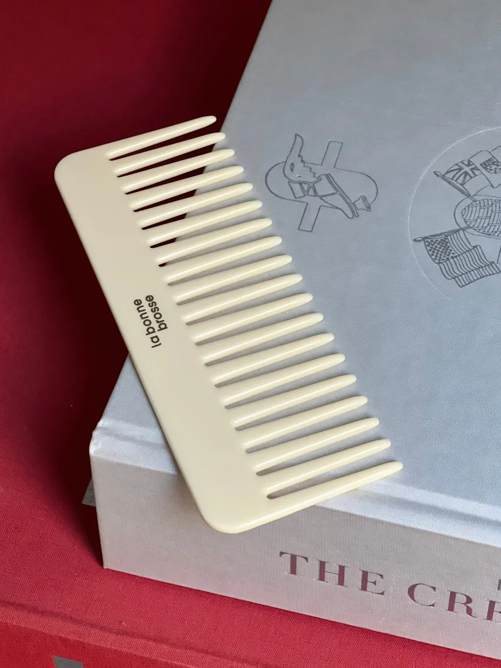 La Bonne Brosse Our Cair Ritual | Our Detangling Combs*The Large Detangling Comb in Acetate Ivory Cair