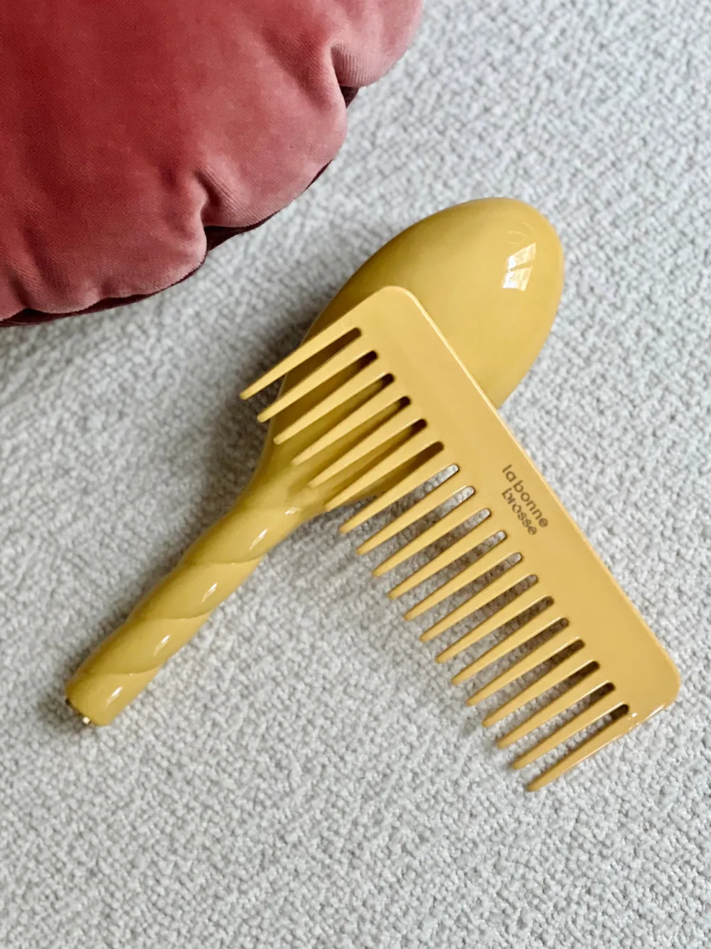 La Bonne Brosse Our Detangling Combs*The Large Detangling Comb in Acetate Saffron Yellow
